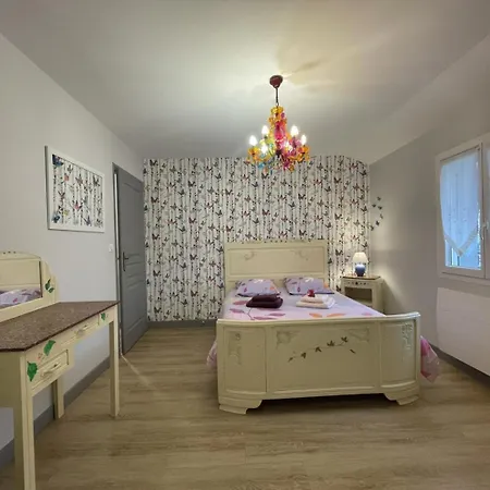 Dom wakacyjny Ene Chocoa Louhossoa