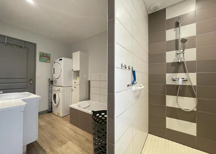 Ene Chocoa * Louhossoa